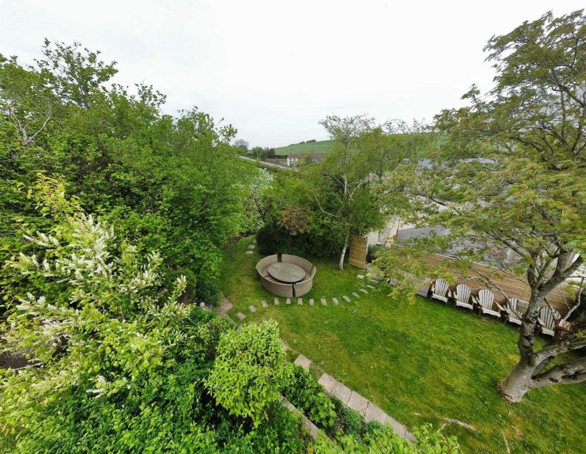 Wisteria View With Hottub & Cabin Sleeps 20 Chippenham  Dış mekan fotoğraf